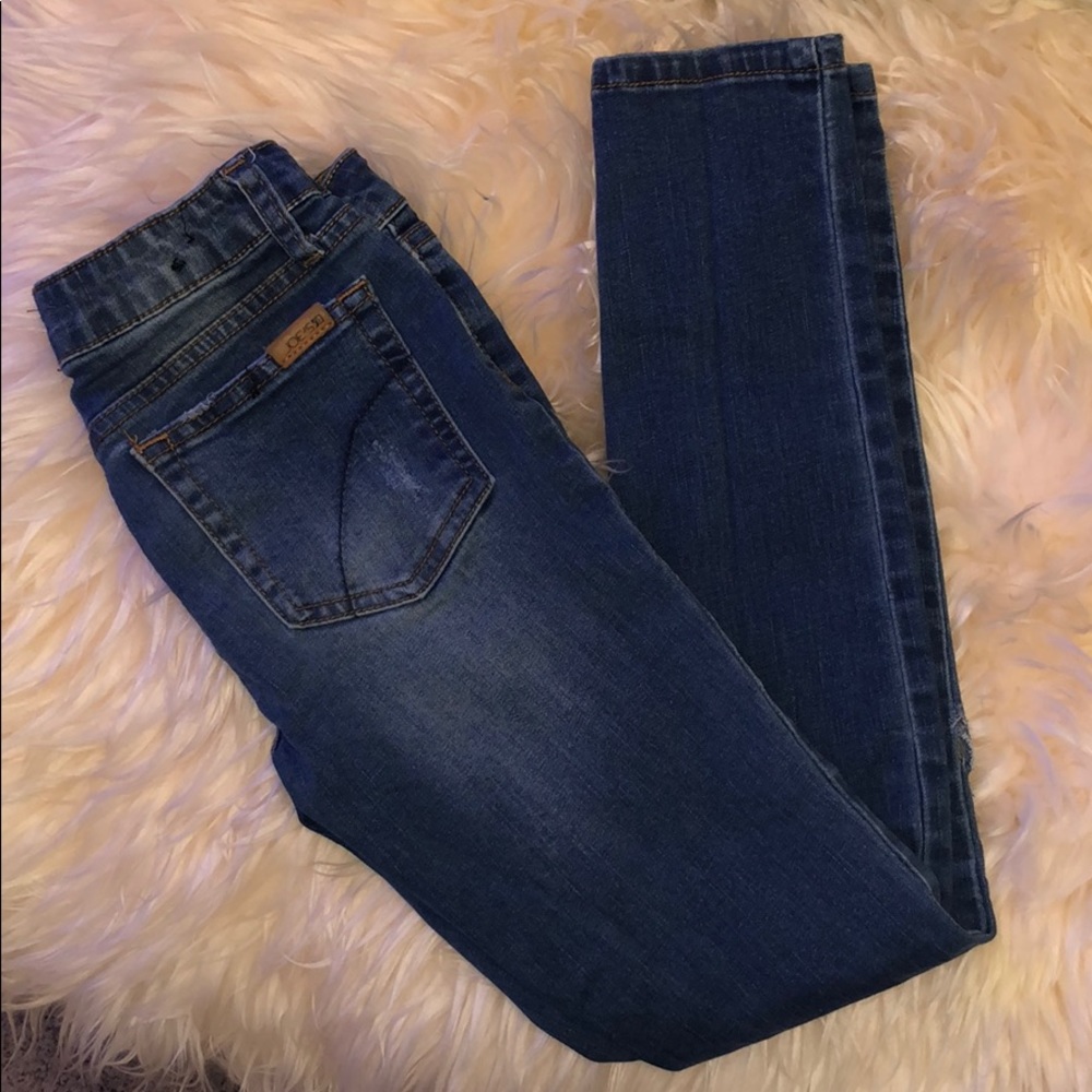 Joe’s jeans size 10 girls! Did come with holes!